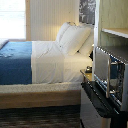 The Saugatuck Retro Resort Екстер'єр фото