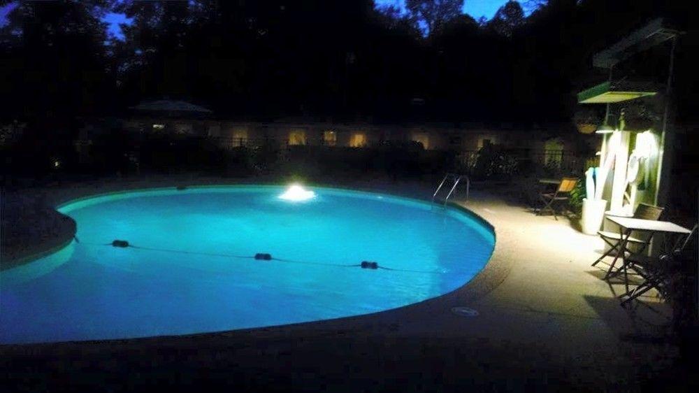 The Saugatuck Retro Resort Екстер'єр фото